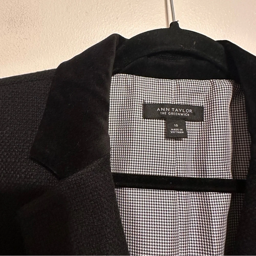 Ann Taylor Greenwich Woven Blazer Velvet Collar size 10 Black